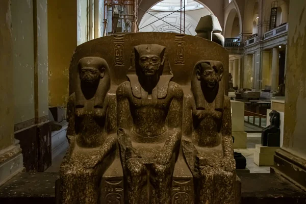 Interni di architettura e scultura dal Museo Egizio, Interni. El Cairo, Egitto 2018 — Foto Stock