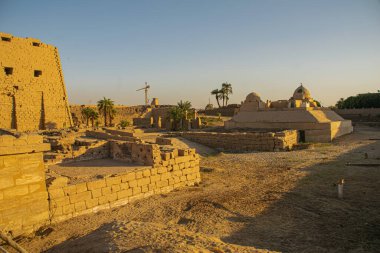 Tarihsel hedef, mimari ve heykel Luxor Karnak, Mısır 2018