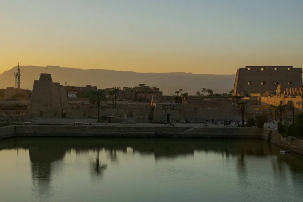 Történelmi úticél, építészet és szobrászat Luxor Karnak, Egyiptom 2018 — Stock Fotó
