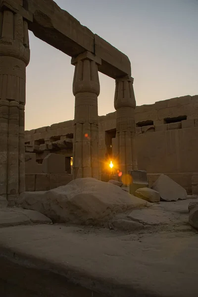 Historisches Reiseziel, Architektur und Skulptur aus Luxor Karnak, Ägypten 2018 — Stockfoto