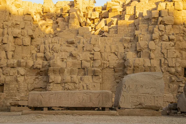 Tarihsel hedef, mimari ve heykel Luxor Karnak, Mısır 2018