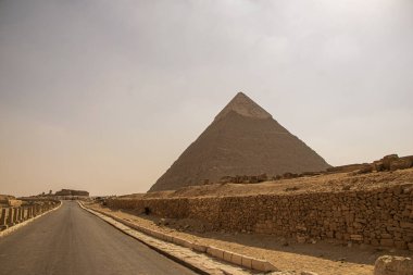 Giza Çölü 'nden panoramik manzara, Mısır' dan mimari ve tarihi yer, El Kahire 2018