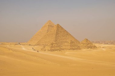 Giza Çölü 'nden panoramik manzara, Mısır' dan mimari ve tarihi yer, El Kahire 2018