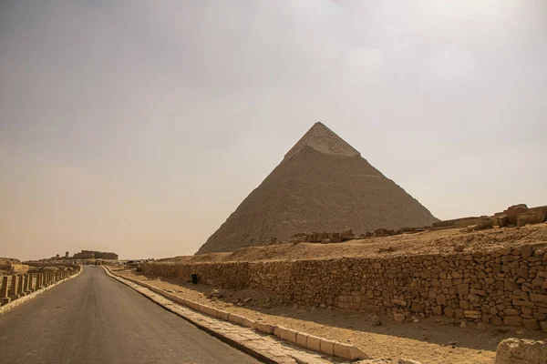 Vista panoramica dal deserto di Giza, Architettura e luogo storico dall'Egitto, El Cairo 2018 — Foto Stock