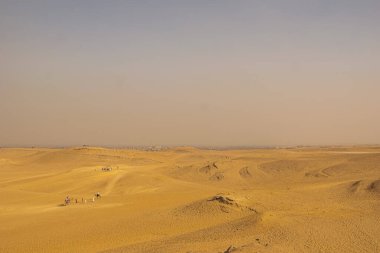 Giza Çölü 'nden panoramik manzara, Mısır' dan mimari ve tarihi yer, El Kahire 2018