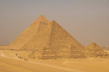 Giza Çölü 'nden panoramik manzara, Mısır' dan mimari ve tarihi yer, El Kahire 2018