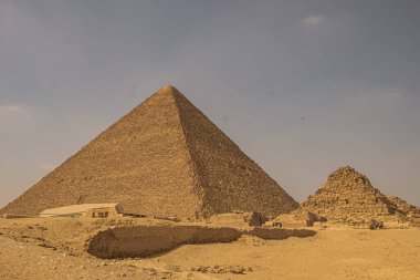 Giza Çölü 'nden panoramik manzara, Mısır' dan mimari ve tarihi yer, El Kahire 2018