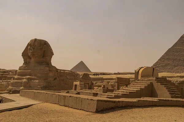 Giza Çölü 'nden panoramik manzara, Mısır' dan mimari ve tarihi yer, El Kahire 2018