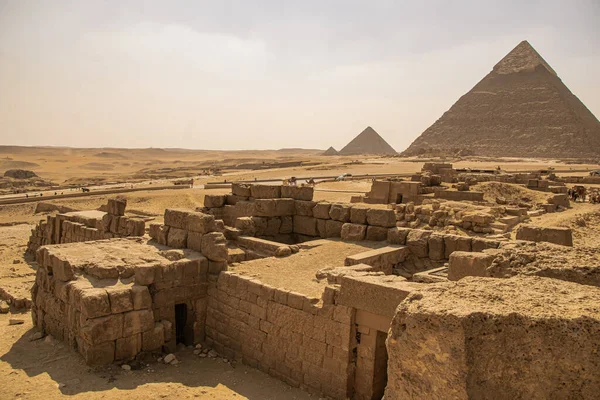 Vista panorâmica do deserto de Gizé, Arquitetura e lugar histórico do Egito, El Cairo 2018 — Fotografia de Stock