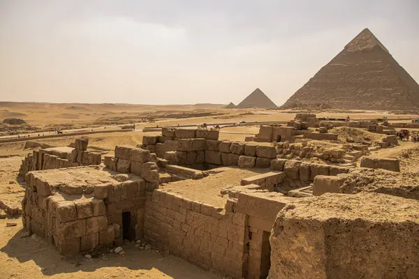 Vista panoramica dal deserto di Giza, Architettura e luogo storico dall'Egitto, El Cairo 2018 — Foto Stock