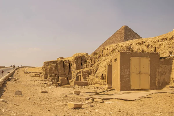 Vista panorâmica do deserto de Gizé, Arquitetura e lugar histórico do Egito, El Cairo 2018 — Fotografia de Stock