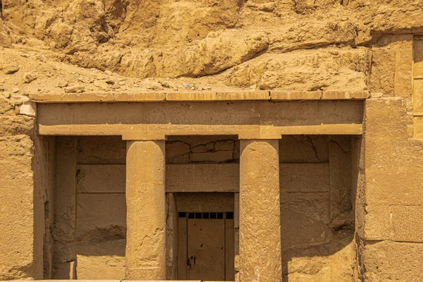 Vista panorâmica do deserto de Gizé, Arquitetura e lugar histórico do Egito, El Cairo 2018 — Fotografia de Stock