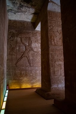 Tarihi bir yerden mimar, Abu Simbel Tapınağı, Mısır 2018 Eylül