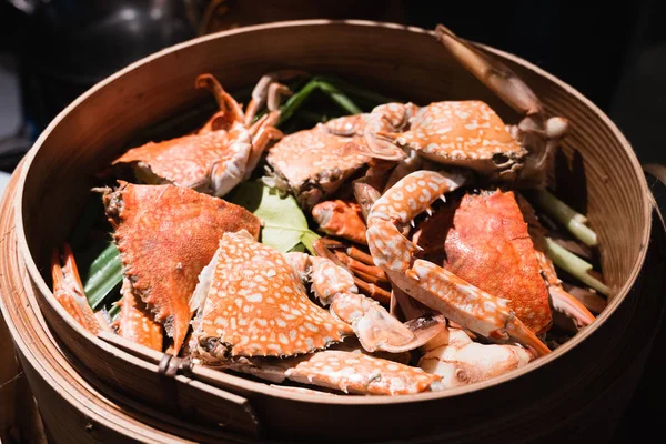 Steamed Crab Bamboo Steamer — Stock Photo, Image