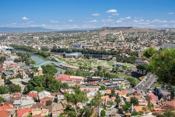Tbilisi şehir Georgia Avrupa'nın panoramik manzaralı