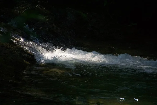 Wasserfall Sonnenlicht Bei Langzeitbelichtung — Stockfoto