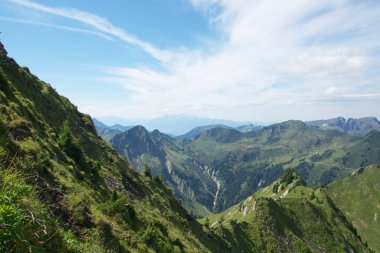 Avusturya 'daki Glatthorn 2134 metre yüksekliğindeki Alpler Panoraması' nın resimleri