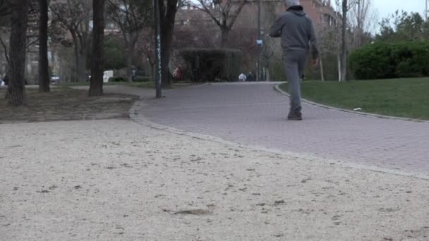 Madrid Spain May 2020 Old Man Walking City Park — Stock Video