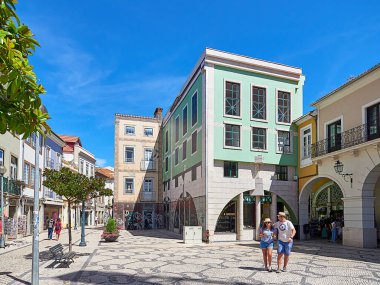 Aveiro, Portekiz - 22 Ağustos 2020: Portekiz 'in Aveiro şehrinin sokaklarında