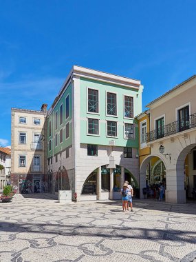 Aveiro, Portekiz - 22 Ağustos 2020: Portekiz 'in Aveiro şehrinin sokaklarında