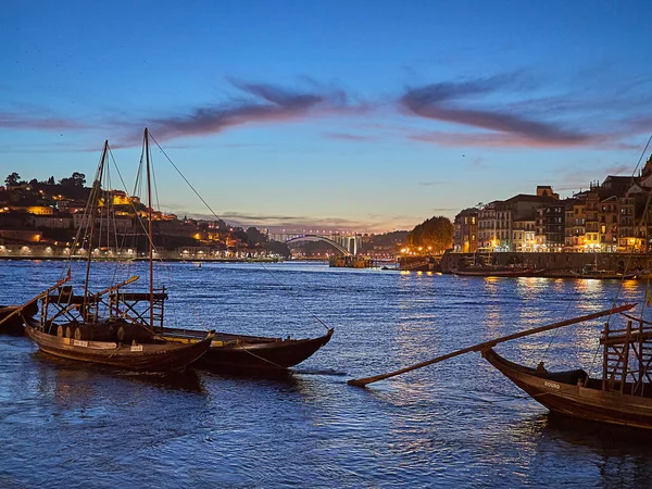 Porto Portugal Agosto 2020 Barcos Rabelo Tradicionais Com Barris Vinho — Fotografia de Stock