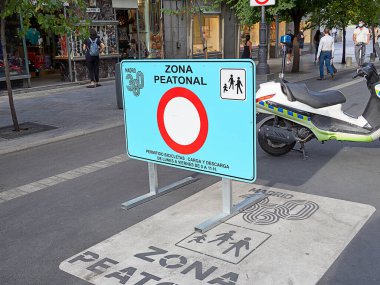 Madrid, İspanya - 14 Eylül 2020: Arabaların 