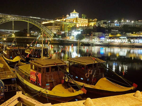 Porto Portugal Agosto 2020 Vista Noturna Barcos Rabelo Paisagem Urbana — Fotografia de Stock