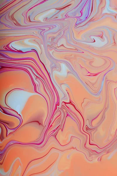 Soyut lekeli yaratıcı pastel mermer arkaplan. Karışık sıvı tırnak cilası. Modern makyaj arkası. Akışkan sanat teknikleri. Uzayı kopyala..