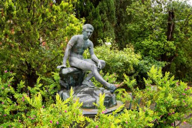 Achilleion Avusturya Konsolosu Alexander von Watzberg 'in önerisi üzerine Avusturya İmparatoriçesi Elisabeth tarafından Bavyera İmparatoriçesi olarak da bilinen Gastouri, Korfu' da inşa edilen bir saraydır.