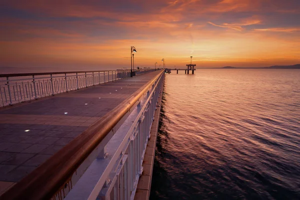 Dramático Amanecer Playa Burgas Bulgaria Salida Del Sol Puente Burgas — Foto de Stock