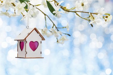 Şeftali çiçeği ile Paskalya dekorasyonu.