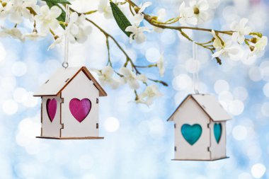 Şeftali çiçeği ile Paskalya dekorasyonu.