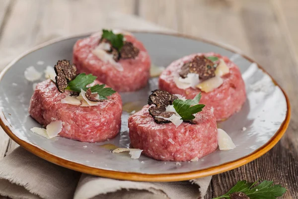 Tartare de steak savoureux — Photo