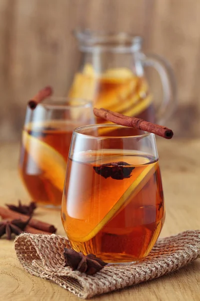 Sidra de manzana con especias . —  Fotos de Stock