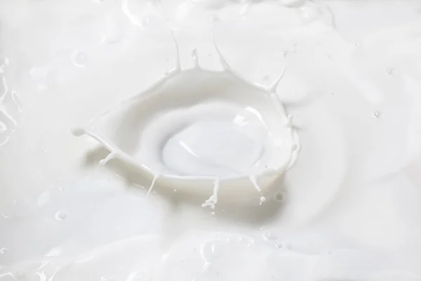Szakadó tej splash — Stock Fotó