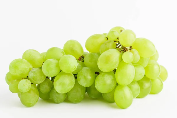 Одна Группа Спелых Органических Белого Винограда Изолированы Белом Фоне Вид — стоковое фото