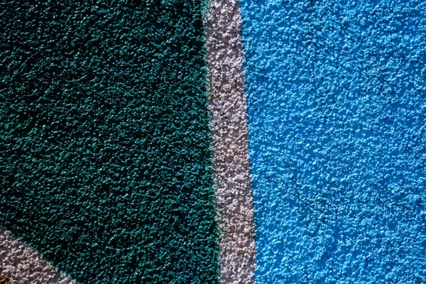 Minimalist desenli arka plan boyalı duvar resimleri gibi parlak koyu ve açık mavi renklerden yapılmış.