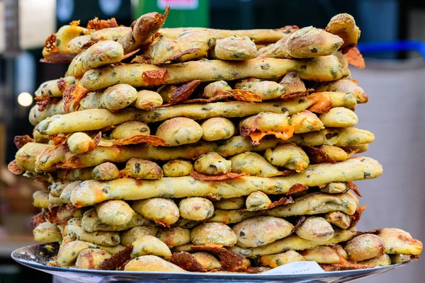 Mini Pizza Quente Fresco Baguetes Exposição Para Venda Mercado Comida — Fotografia de Stock