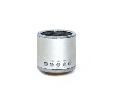 Eski gümüş bluetooth hoparlör - beyaz arkaplanda izole