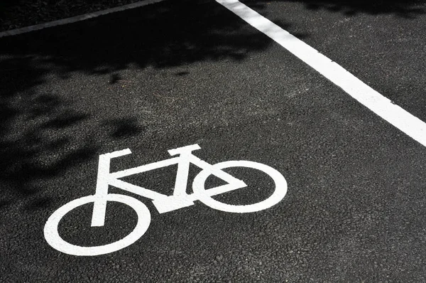 Дорожный Знак Белый Знак Стоянки Велосипедов Окрашенный Асфальте Место Копирования — стоковое фото