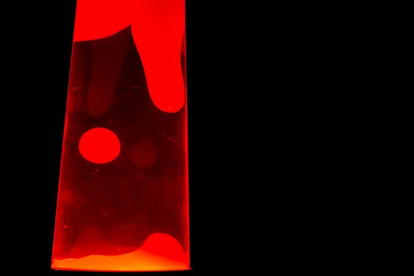 Una Lámpara Lava Delante Del Fondo Negro — Foto de Stock