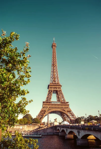 Torre Eiffel Parigi Sullo Sfondo Della Senna Trasformazione Retrò — Foto Stock