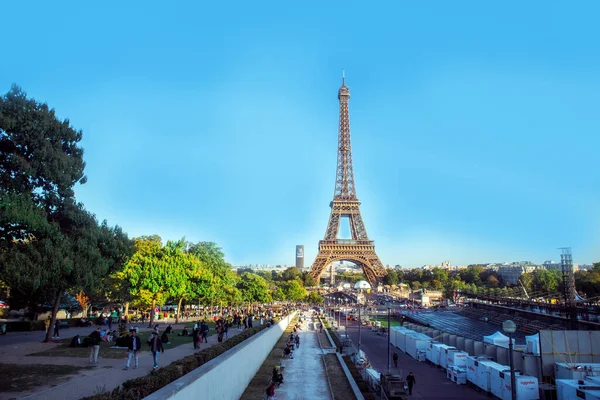 Париж Франція 2009 Ейфелева Вежа Парижі Проти Синього Неба Сьогодні — стокове фото
