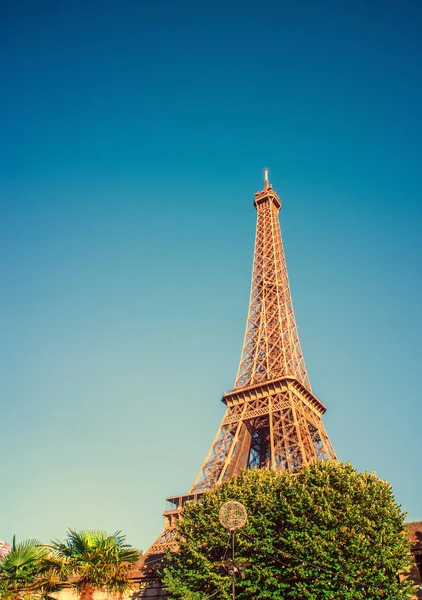 Torre Eiffel París Contra Cielo Azul —  Fotos de Stock