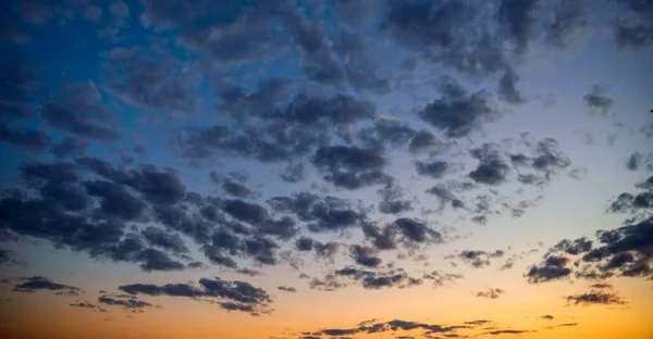 Natürlicher Hintergrund Des Schönen Sonnenuntergangs Himmel Mit Wolken — Stockfoto