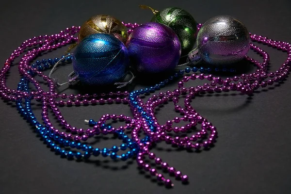 Bolas Natal Fundo Escuro Ano Novo Brinquedos Natal Feriado Natal — Fotografia de Stock