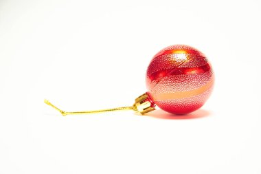 Beyaz arka planda kırmızı Noel balosu, Yeni Yıl, Noel oyuncakları, Noel, Noel