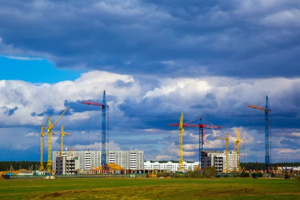 Belarus Minsk 2018 Engenharia Civil Moderna Guindastes Torre Industrial Contra — Fotografia de Stock