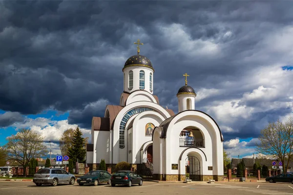 Ivenets, Beyaz Rusya, 04-22-2018, Volozhin bölge St. Euphrosyne kilise, editoria iyi binalar