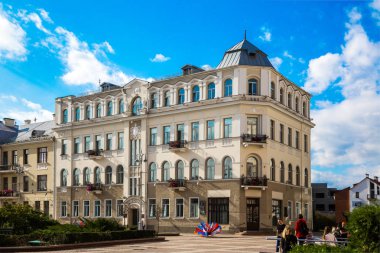Minsk, Beyaz Rusya, 12-09-2018, Lenin Meydanı, binalar şehrin tarihi merkezine. Sovyetler bina inşaat, ulusal hazine; editoria